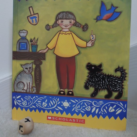 I Have A Little Dreidel Hardcover Book October 2006 by Maxie Baum + Dreidel Toy - Picture 2 of 10